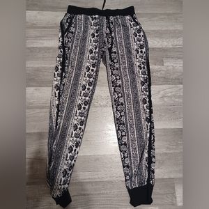 NO BOUNDARIES Women's Black/White Pajama Lounge Pants, Size Small
